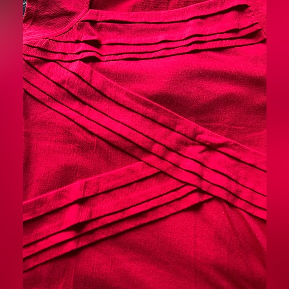 Not your average tee, hot pink, unusual neck line & unique details - Picture 2 of 5